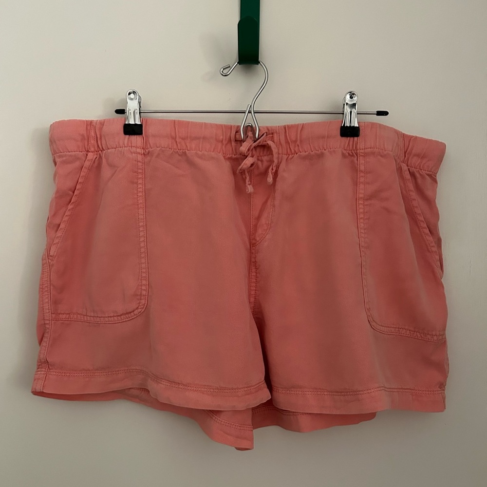 Gap shorts